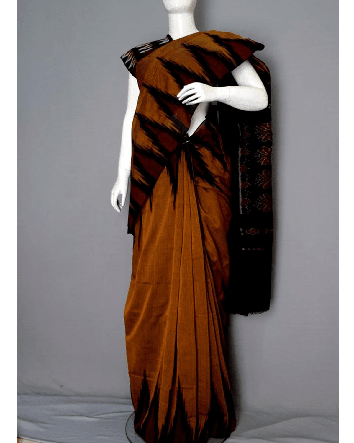 POCHAMPALLY IKKAT COTTON TEMPLE YELLOW COLOUR SAREE - pochampallysarees.com
