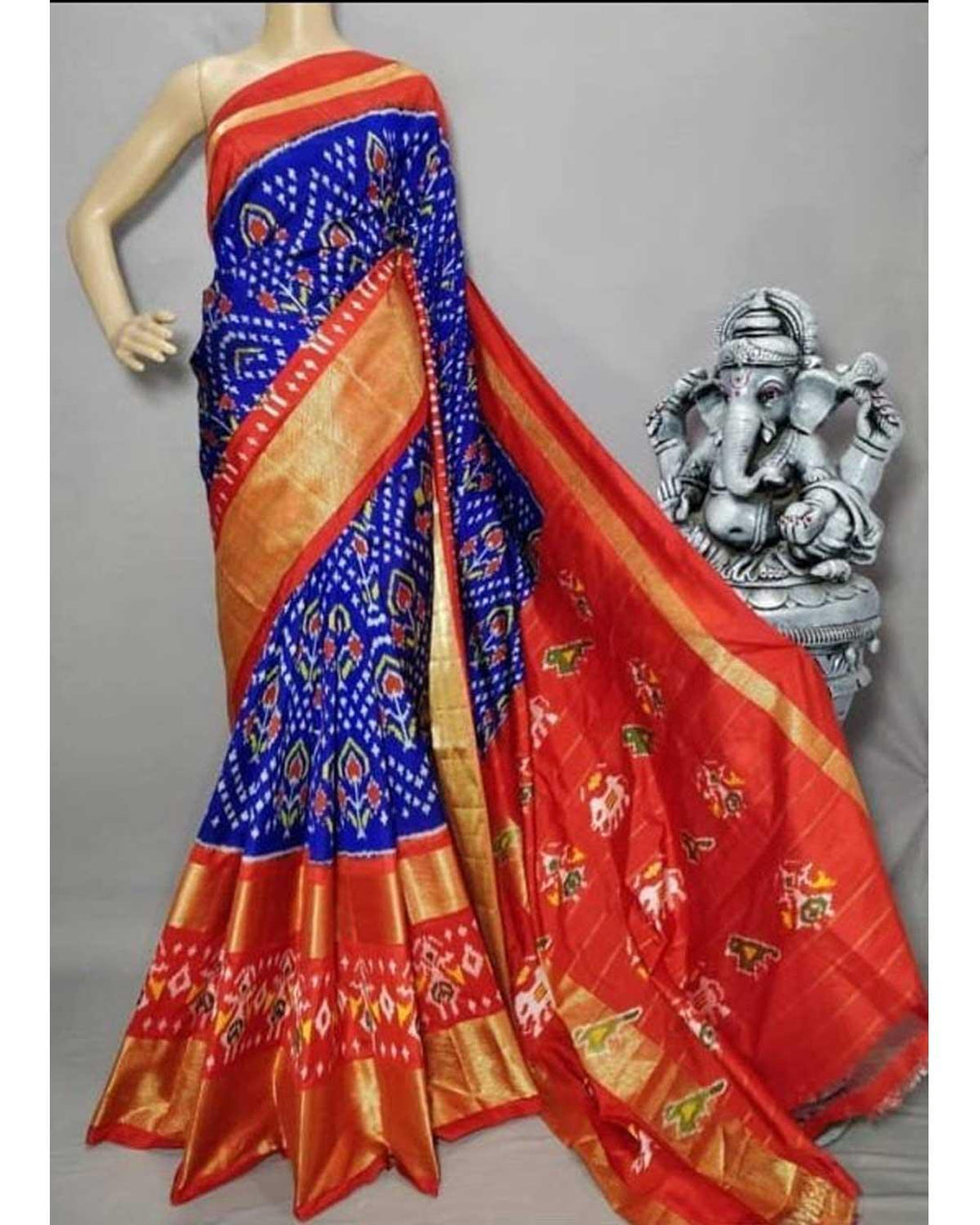 POCHAMPALLY IKKAT SILK BLUE WITH RED COLOR SAREE - pochampallysarees.com