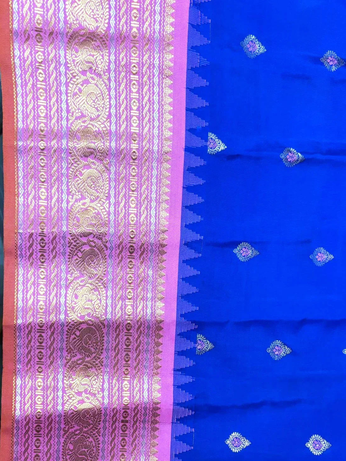 PURE GADWAL SILK BODY BUTTI BIG ZARI BORDER PALLU AND BLOUSE PINK SAREE - pochampallysarees.com