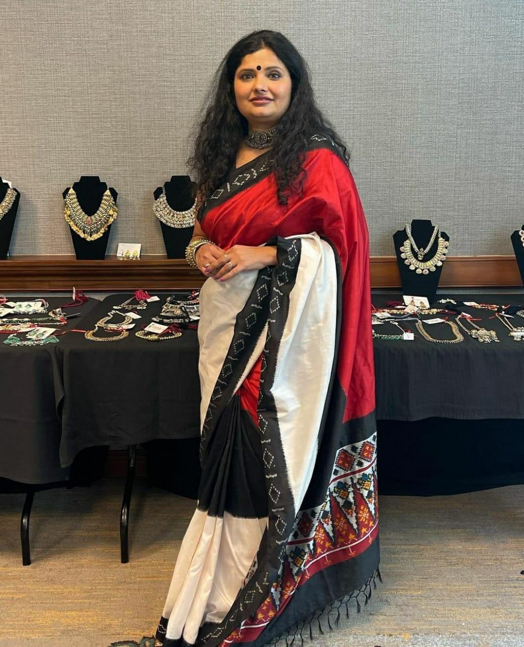 Pure Pochampally Ikat Silk Red Black White Saree - pochampallysarees.com