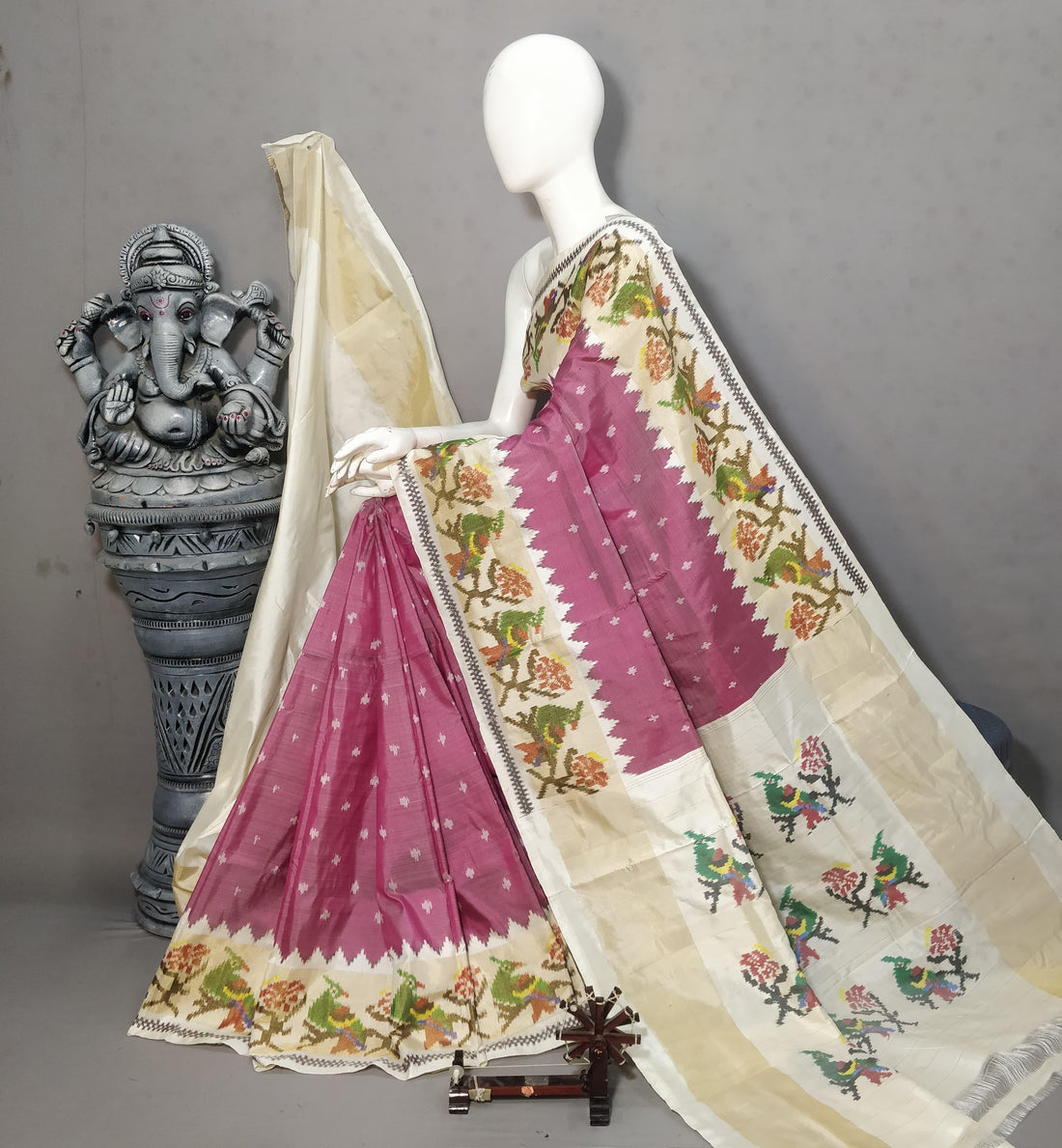 Pure Pochampally Ikkat Silk Body Color Light Pink Border Pallu Cream - pochampallysarees.com