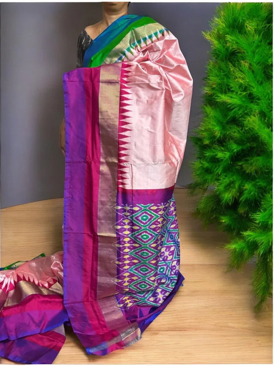 Pure Pochampally Ikkat Silk Body Color Light Red Border Pallu Purple - pochampallysarees.com