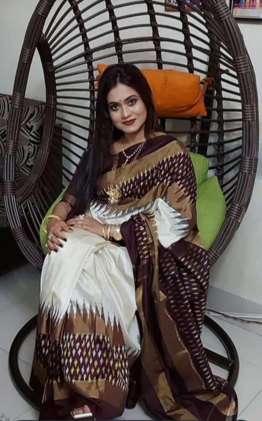 Pure Pochampally Ikkat Silk Cream Body Chocolate Pallu Same Pallu As Blouse - pochampallysarees.com