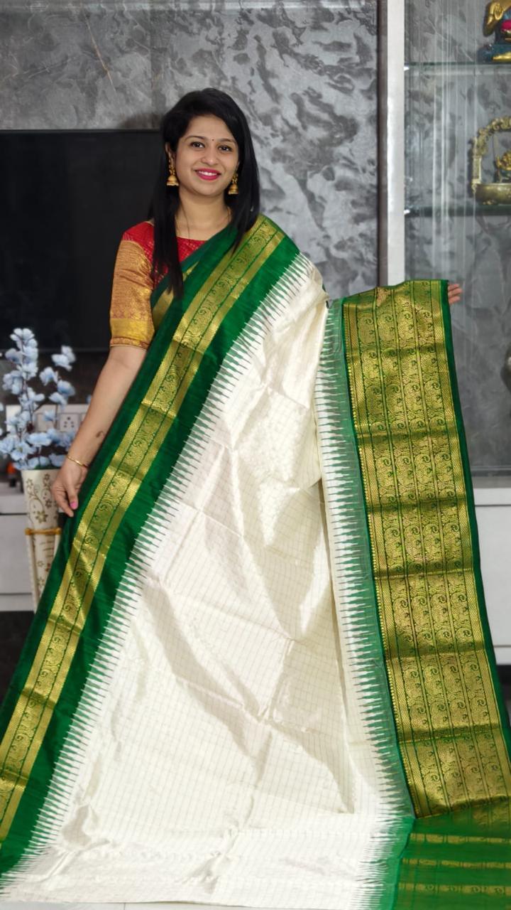Pure Pochampally Ikkat Silk Kanchi Border Cream Body Green Pallu Same Pallu As Blouse - pochampallysarees.com