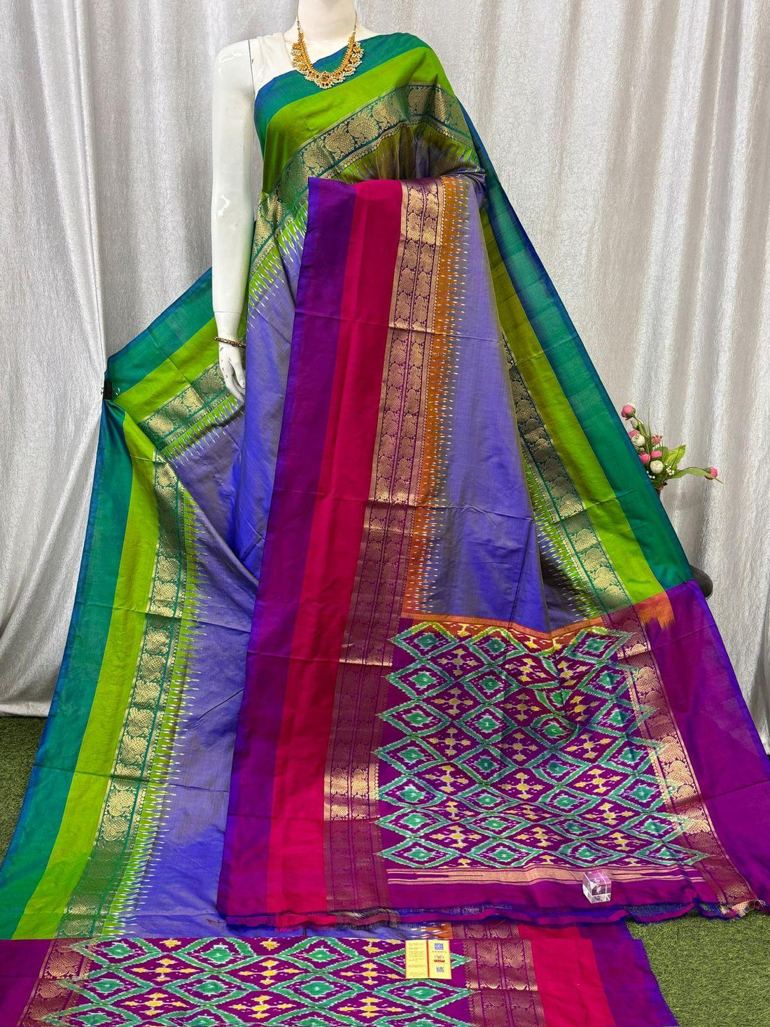 Pure Pochampally Ikkat Silk Kanchi Border Sari Online - pochampallysarees.com