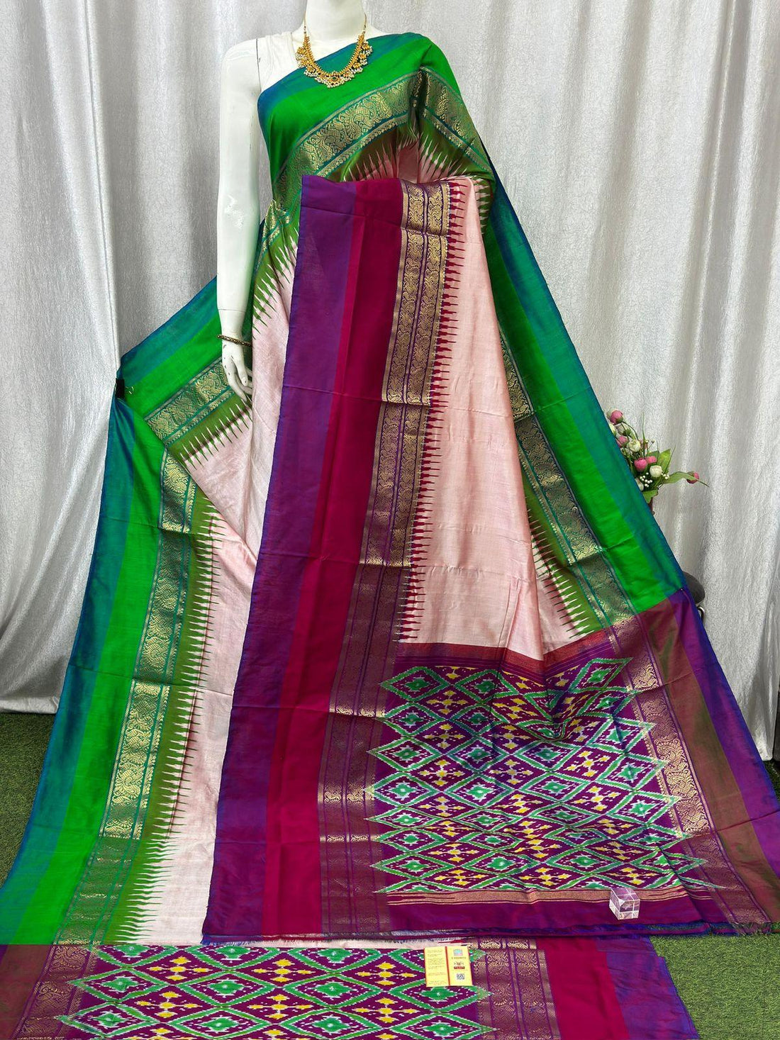 Pure Pochampally Ikkat Silk Kanchi Border Sari Online - pochampallysarees.com