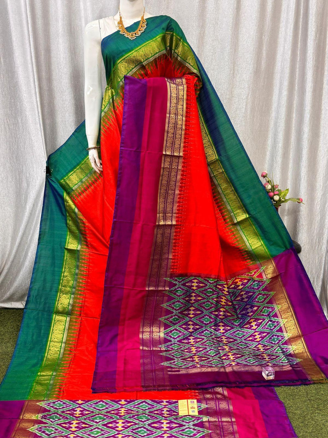 Pure Pochampally Ikkat Silk Kanchi Border Sari Online - pochampallysarees.com