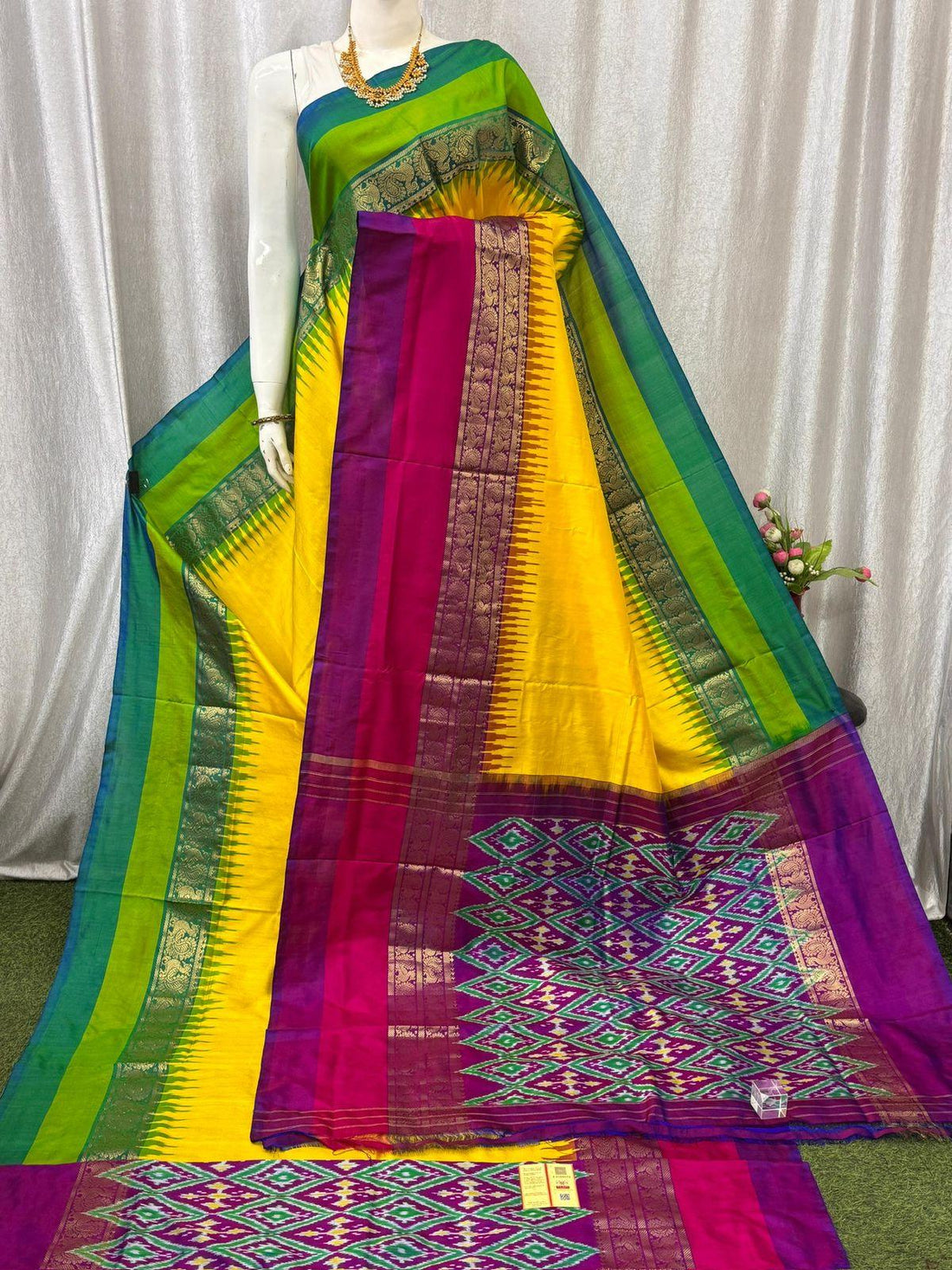 Pure Pochampally Ikkat Silk Kanchi Border Sari Online - pochampallysarees.com