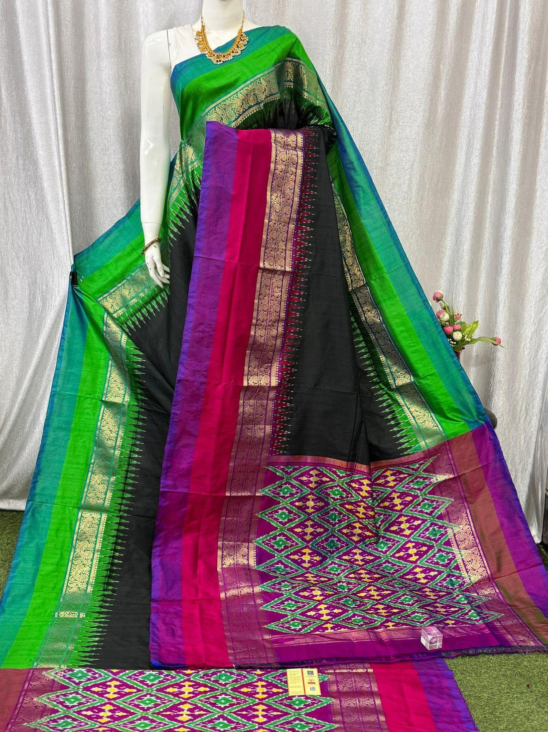 Pure Pochampally Ikkat Silk Kanchi Border Sari Online - pochampallysarees.com