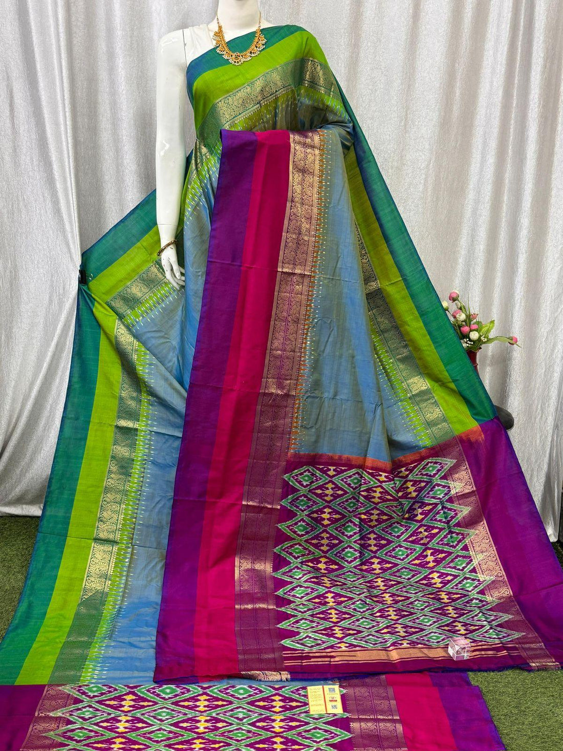 Pure Pochampally Ikkat Silk Kanchi Border Sari Online - pochampallysarees.com