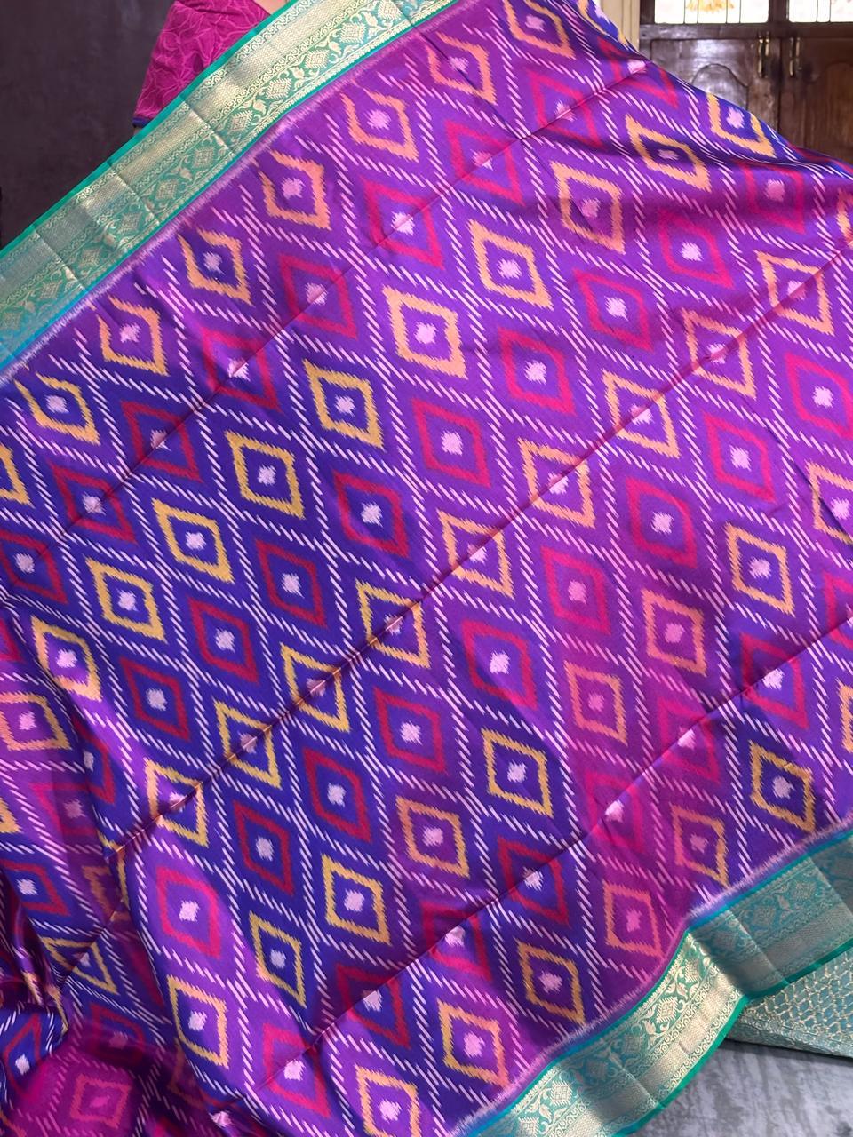 PURE SOFT SILK SAREE PURPLE AND RAMA GREEN WITH ALLOVER IKKAT DESIGN WEAVES IN BORDER AND PALLU KANCHI STYLE - pochampallysarees.com