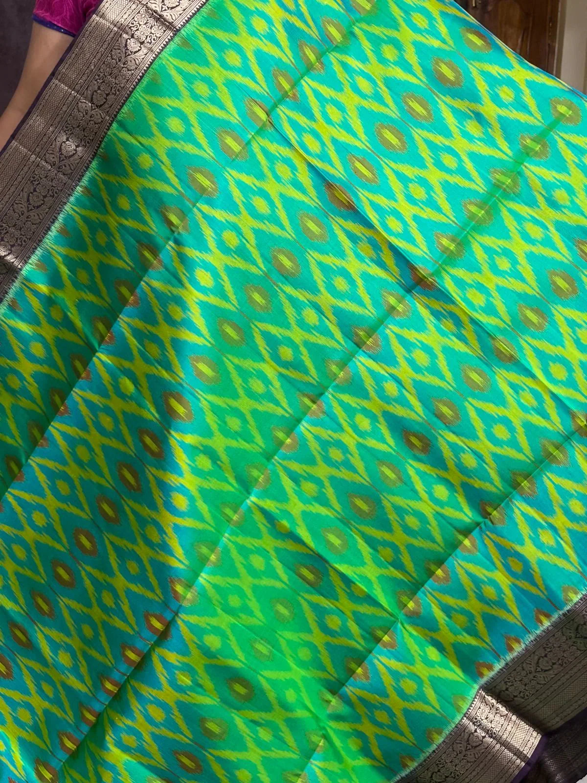 PURE SOFT SILK SAREE GREEN AND CHOCOLATE WITH ALLOVER ZARI WEAVES IN BORDER KANCHI STYLE - pochampallysarees.com