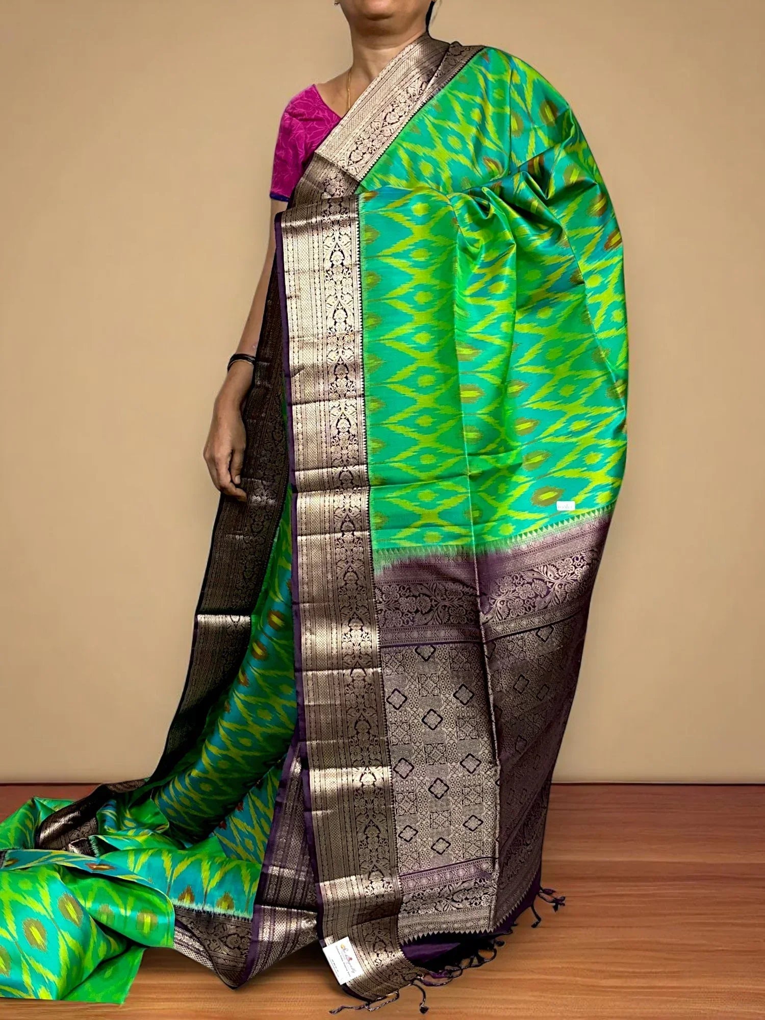 PURE SOFT SILK SAREE GREEN AND CHOCOLATE WITH ALLOVER ZARI WEAVES IN BORDER KANCHI STYLE - pochampallysarees.com