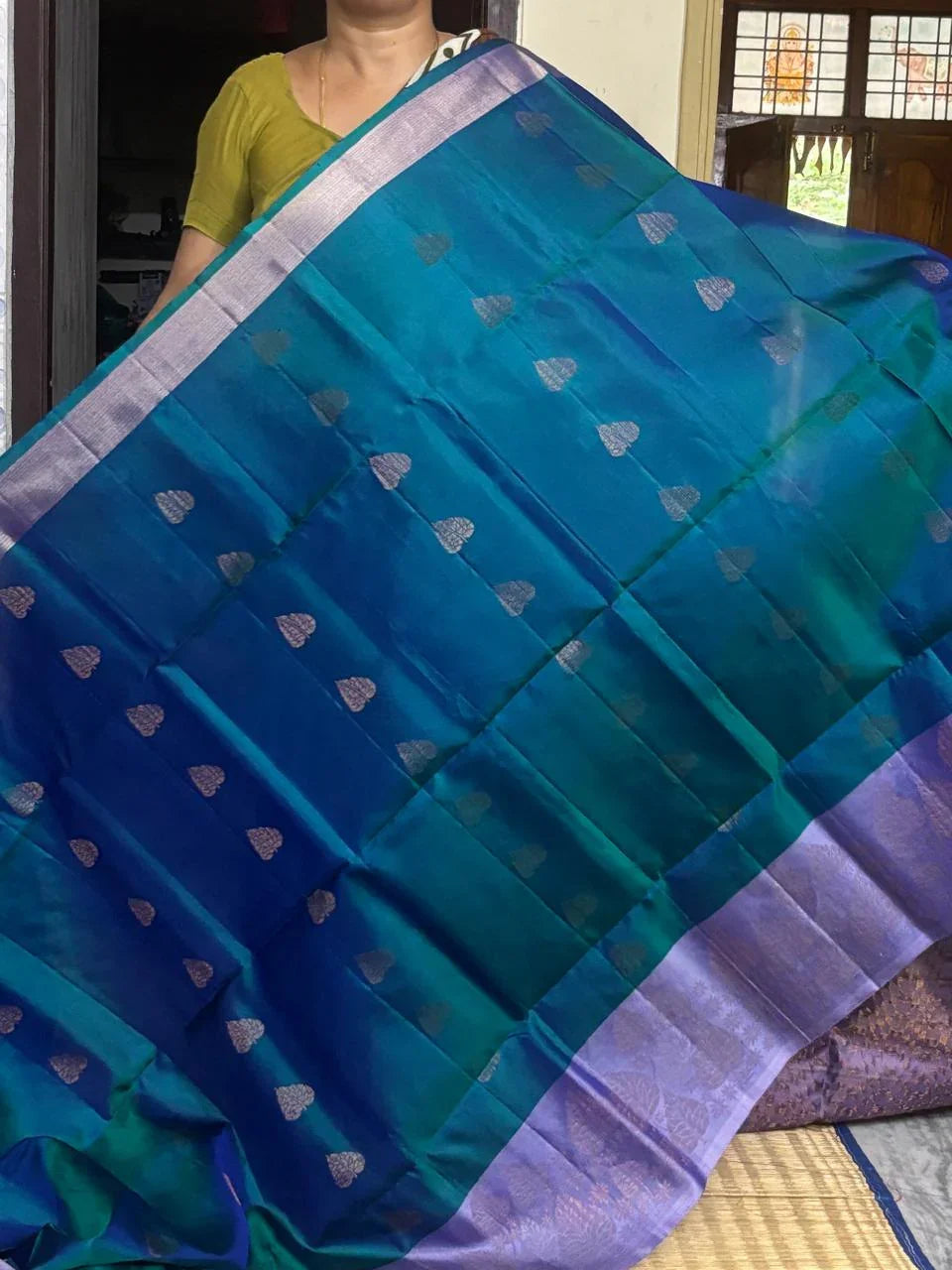 PURE SOFT SILK SAREE RAMA GREEN AND PURPLE WITH ALLOVER ZARI WEAVES BUTTAS IN BORDER KANCHI STYLE - pochampallysarees.com
