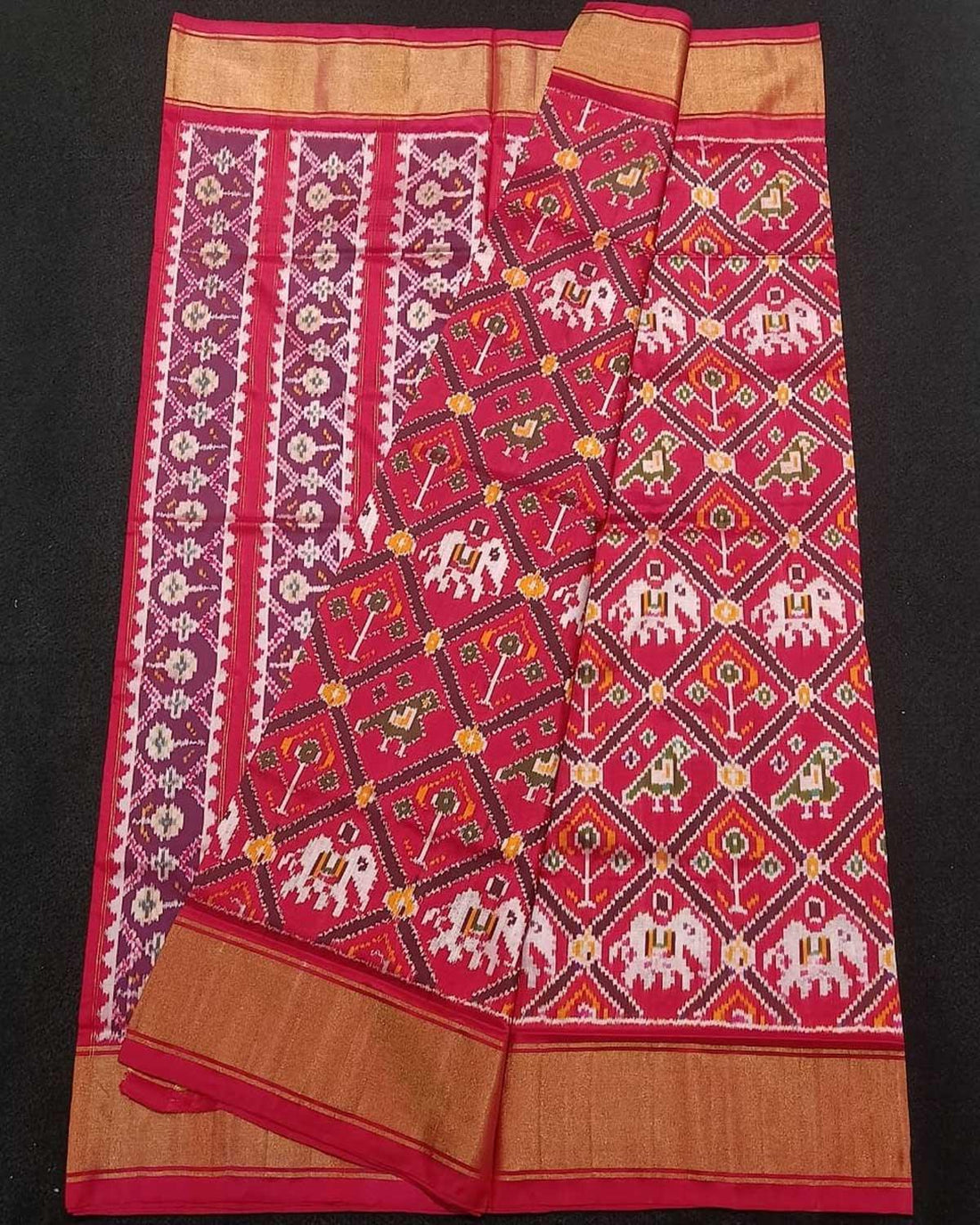 RED IKKAT SAREE - pochampallysarees.com