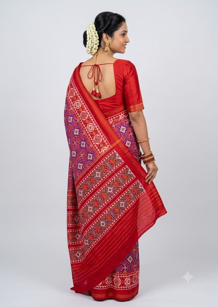 Pure Ikkat Silk Patola Saree in Magenta &amp; Crimson Red with Plain Contrast Blouse : ips01