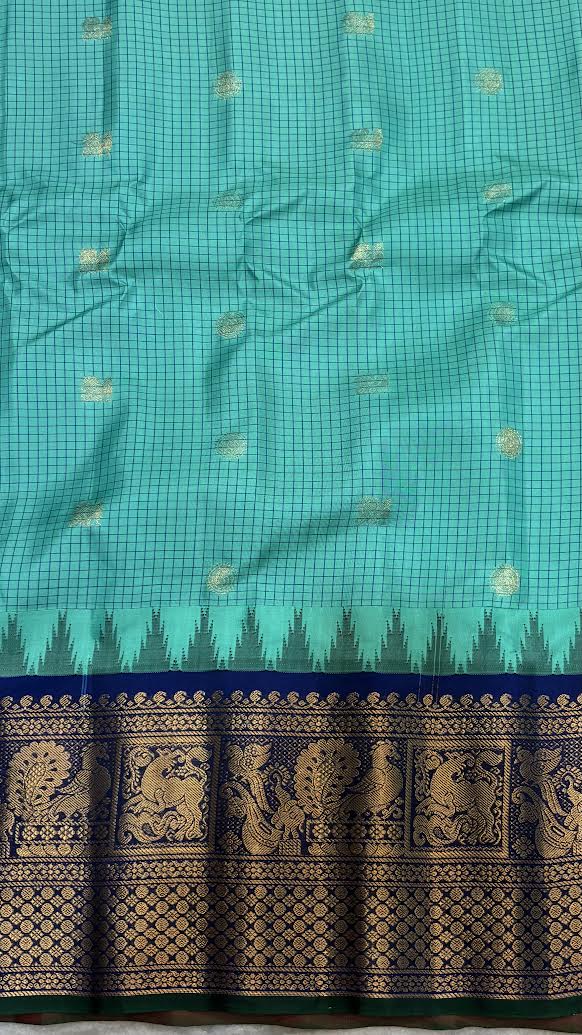 Gadwal Silk Sarees: Vibrant Sea Green &amp; Royal Blue Handloom Classics - pochampallysarees.com