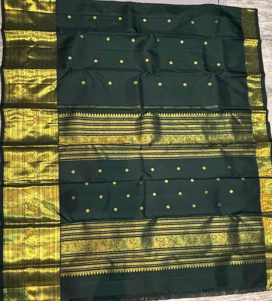 Authentic Dark Green Kanchipuram Pattu Saree - pochampallysarees.com