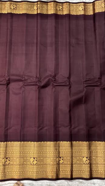 Pure Gadwal Silk Saree in Cream with Chocolate Pallu &amp; Blouse