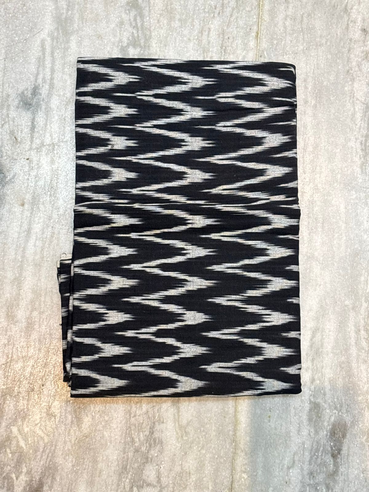 POCHAMPALLY DOUBLE IKKAT COTTON BLACK WITH WHITE COLOR DRESS MATERIAL -C47