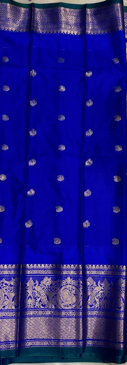 PURE GADWAL SILK CREAM BODY BUTTI BLUE PALLU BLUE BIG BORDER AND BLOUSE BLUE SAREE - pochampallysarees.com