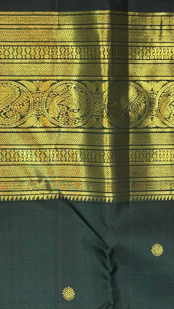 Authentic Dark Green Kanchipuram Pattu Saree - pochampallysarees.com