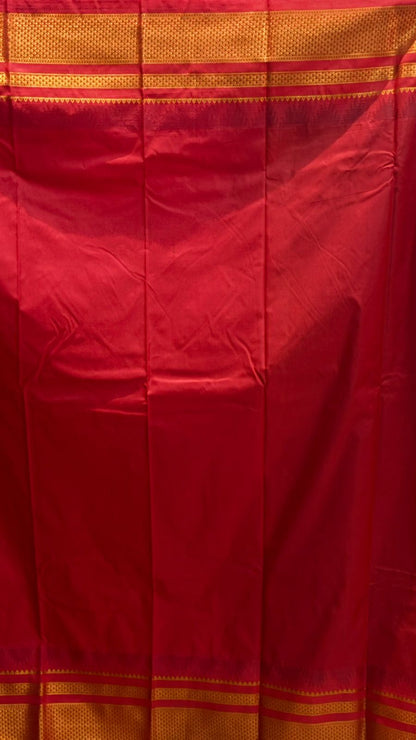 Elegant Off-White &amp; Red Gadwal Silk Saree with Gold Zari Border