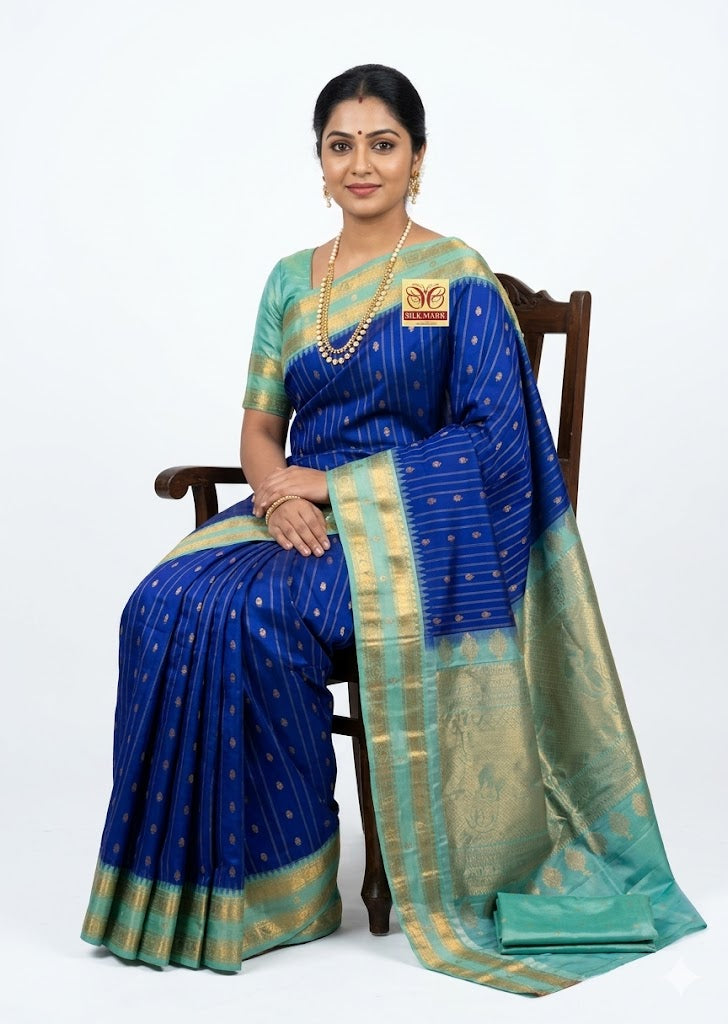 Elegant Royal Blue Gadwal Silk Saree with Sea Green Border - pochampallysarees.com