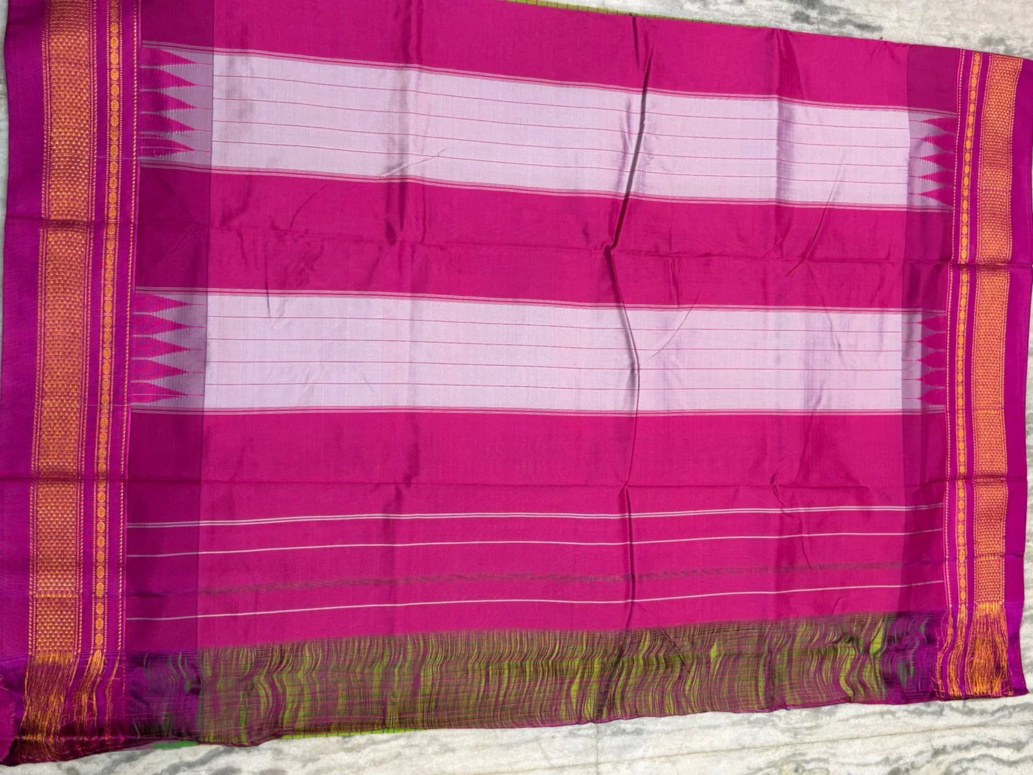 Pure Gadwal Silk Saree in Parrot Green &amp; Magenta Pink | Authentic Handwoven Traditional Saree - pochampallysarees.com