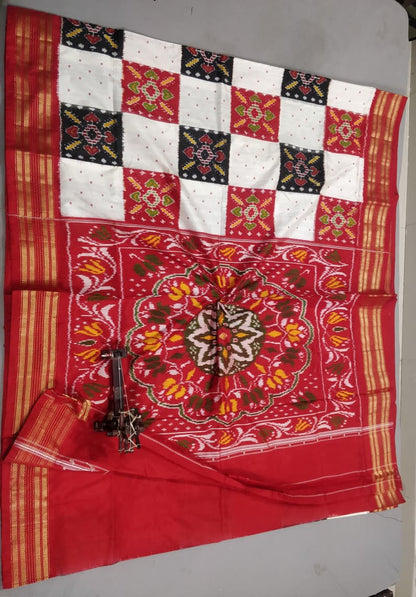 Traditional Handwoven Red &amp; Black Checks Patola Ikkat Silk Saree