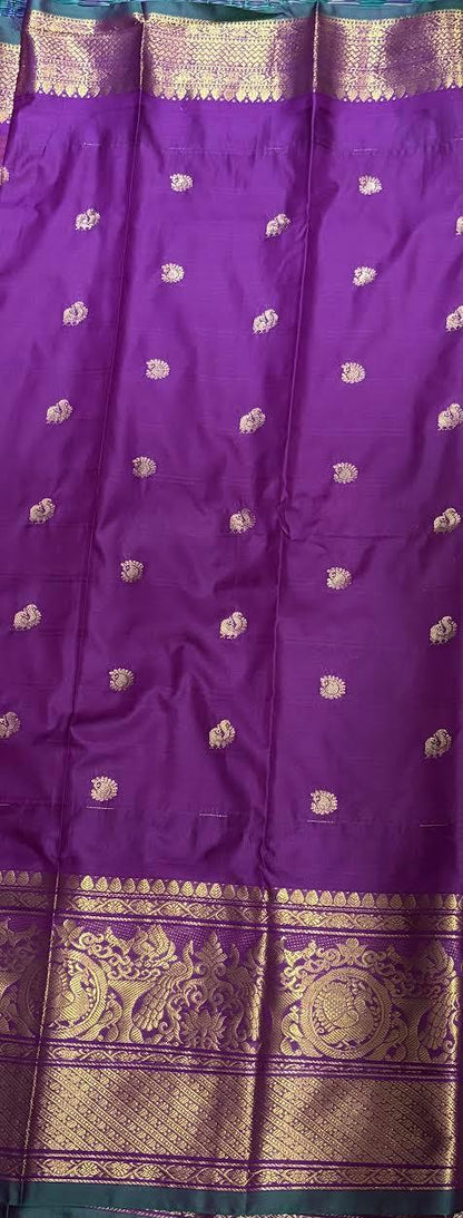 PURE GADWAL SILK PINK BODY BUTTI LAVENDER PALLU BLUE BIG BORDER AND BLOUSE BLUE SAREE - pochampallysarees.com