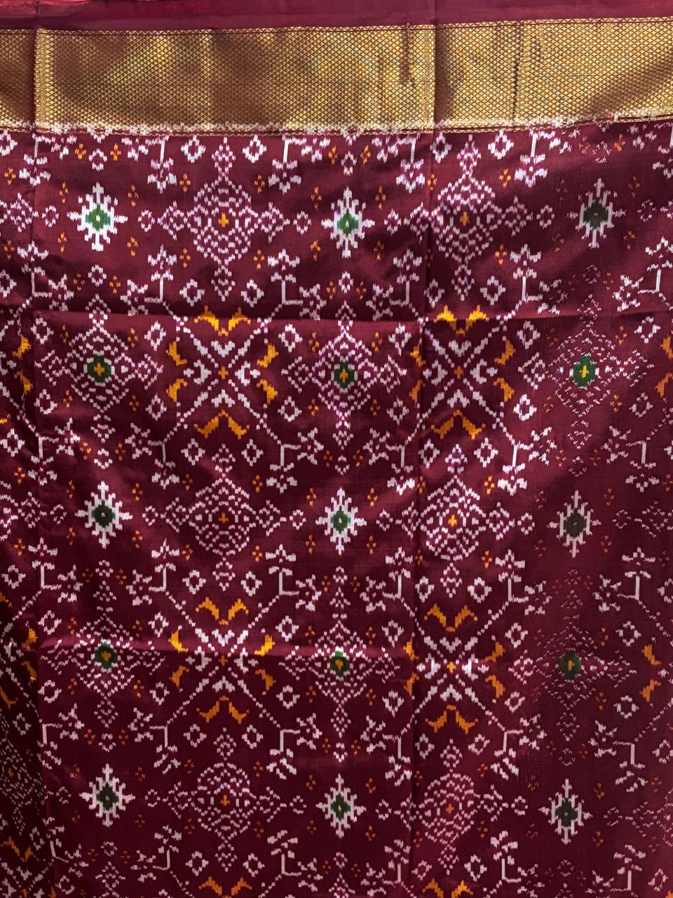 POCHAMPALLY IKKAT SILK PATOLA MIDDLE GREEN BORDER AND PALLU RED ZARI BORDER RICH PALLU SAREE