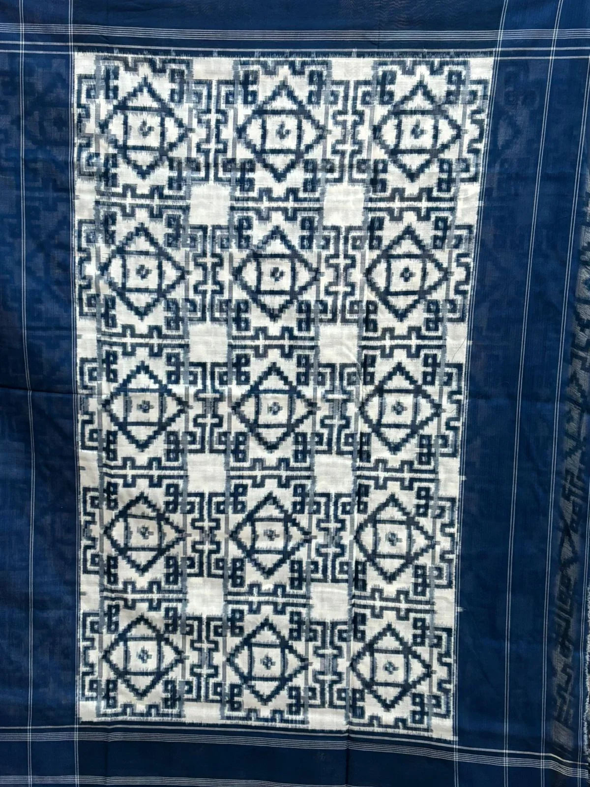 POCHAMPALLY DOUBLE IKKAT COTTON WHITE BLUE SARI - pochampallysarees.com