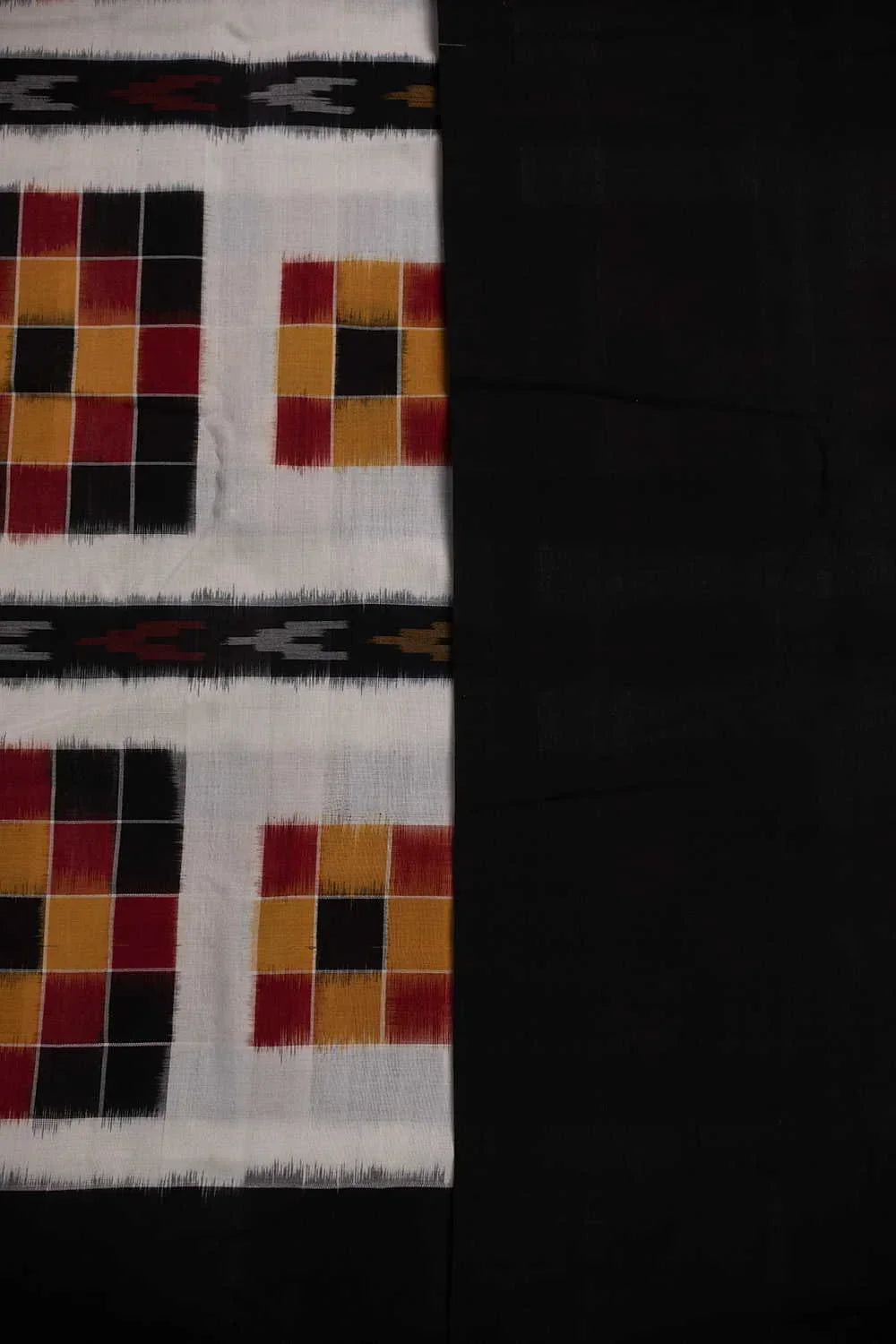 POCHAMPALLY DOUBLE IKKAT COTTON WHITE BODY BORDER BLACK SARI BLOUSE BLACK - pochampallysarees.com