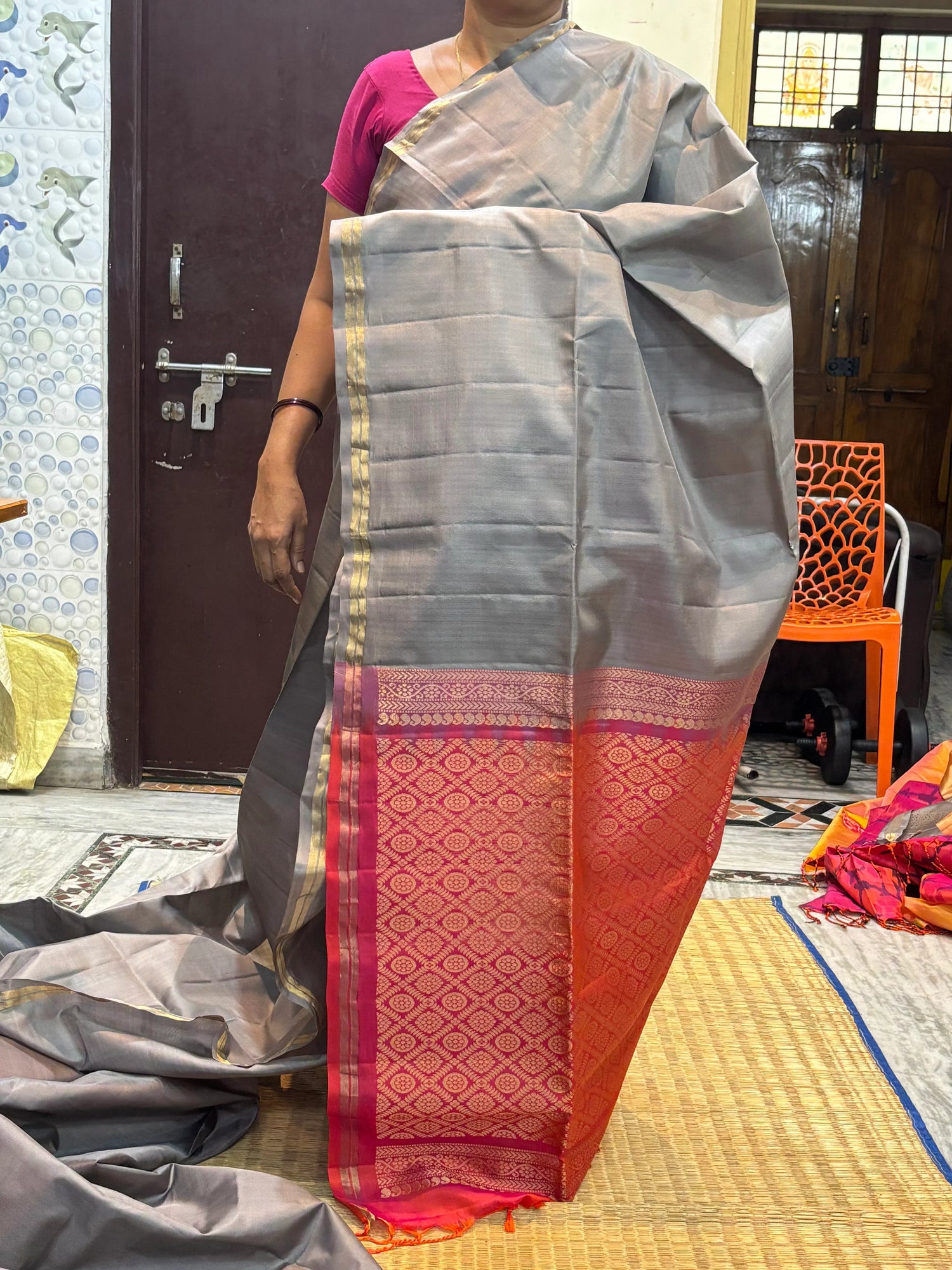 Kanchi Soft Silk Saree in Dual-Tone Grey with Crimson Red Contrast Pallu