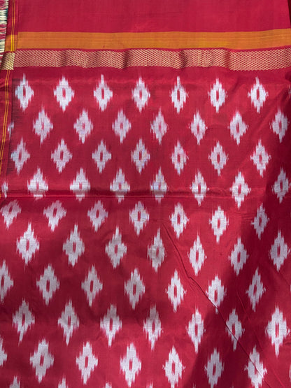 POCHAMPALLY IKKAT SILK MIDDLE BLACK PLAIN BORDER RED PALLU AND BLOUSE SAME AS IKKAT DESIGN SARI - pochampallysarees.com