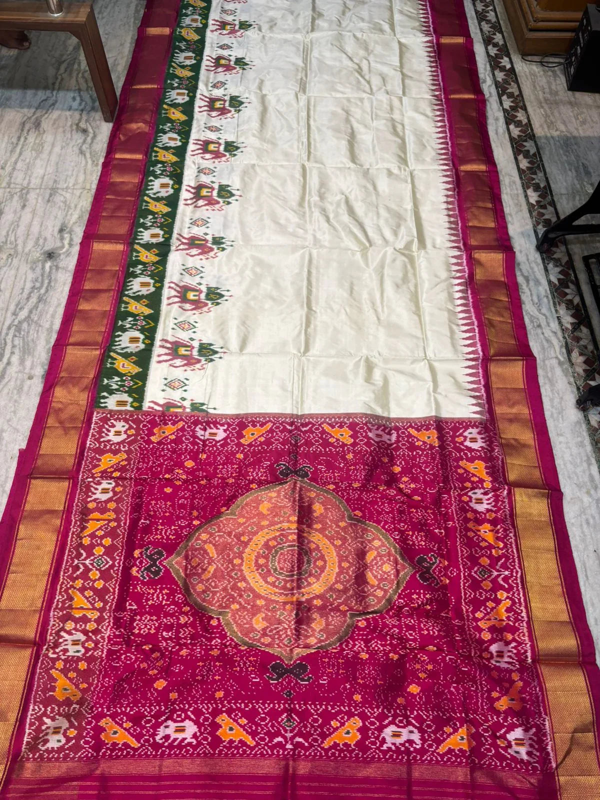 Pure Handloom Ikkat Silk Saree in Cream &amp; Magenta | Traditional Pochampally Silk with Elephant Motifs, Temple Zari Border &amp; Designer Pallu | Wedding &amp; Festive Wear - pochampallysarees.com