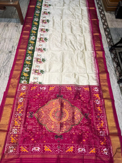 Pure Handloom Ikkat Silk Saree in Cream &amp; Magenta | Traditional Pochampally Silk with Elephant Motifs, Temple Zari Border &amp; Designer Pallu | Wedding &amp; Festive Wear - pochampallysarees.com