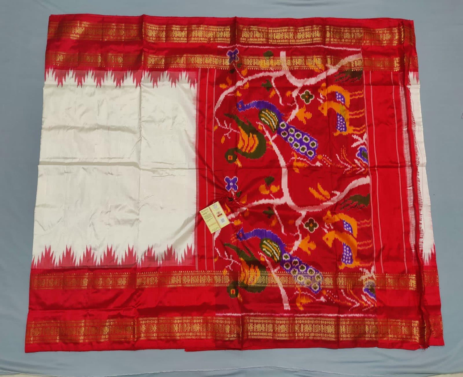 Pure Pochampally Ikkat Silk Saree in Cream &amp; Red | Traditional Temple Border &amp; Animal Motif Pallu | Handloom Wedding Saree - pochampallysarees.com