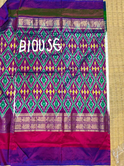 POCHAMPALLY IKKAT SILK MIDDLE CREAM ONE GANGA JAMUNA KANCHI BORDER PINK AND ONE BORDER GREEN PALLU AND BLOUSE SAME AS IKKAT DESIGN - pochampallysarees.com