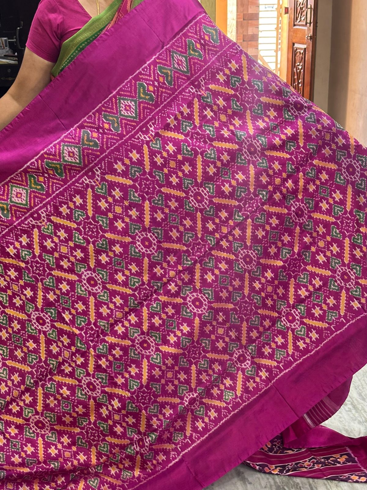 Ikkat Silk Patola Pink SAri_ pochampallysarees.com