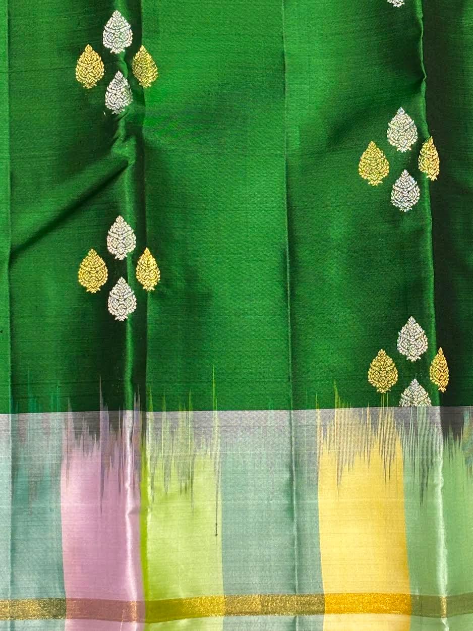 Kanchi Soft Silk Saree Green | Gold &amp; Silver Buttas, Multi-Color Pastel Border &amp; Rich Pink Zari Pallu | Festive Wear - pochampallysarees.com