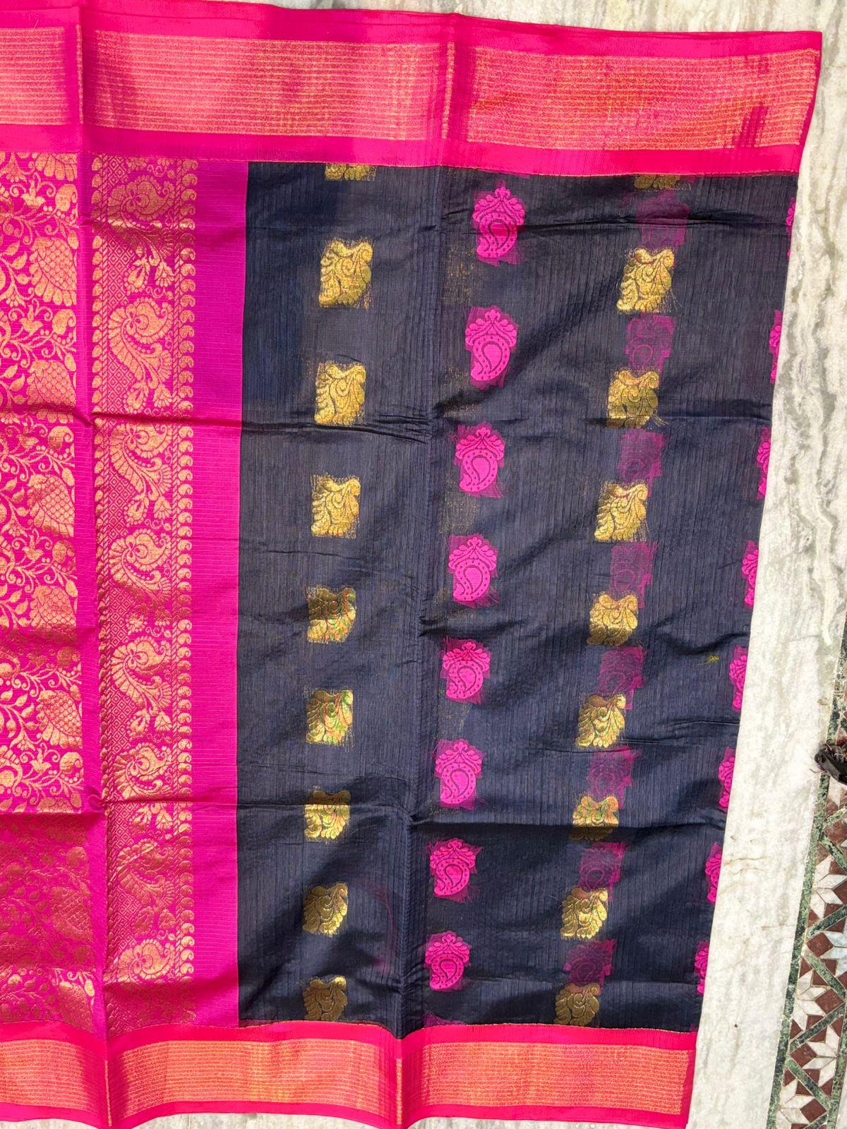 Pure Kuppadam Silk Cotton Saree in Jet Black with Contrast Magenta Pink Zari Border &amp; Rich Pallu - pochampallysarees.com