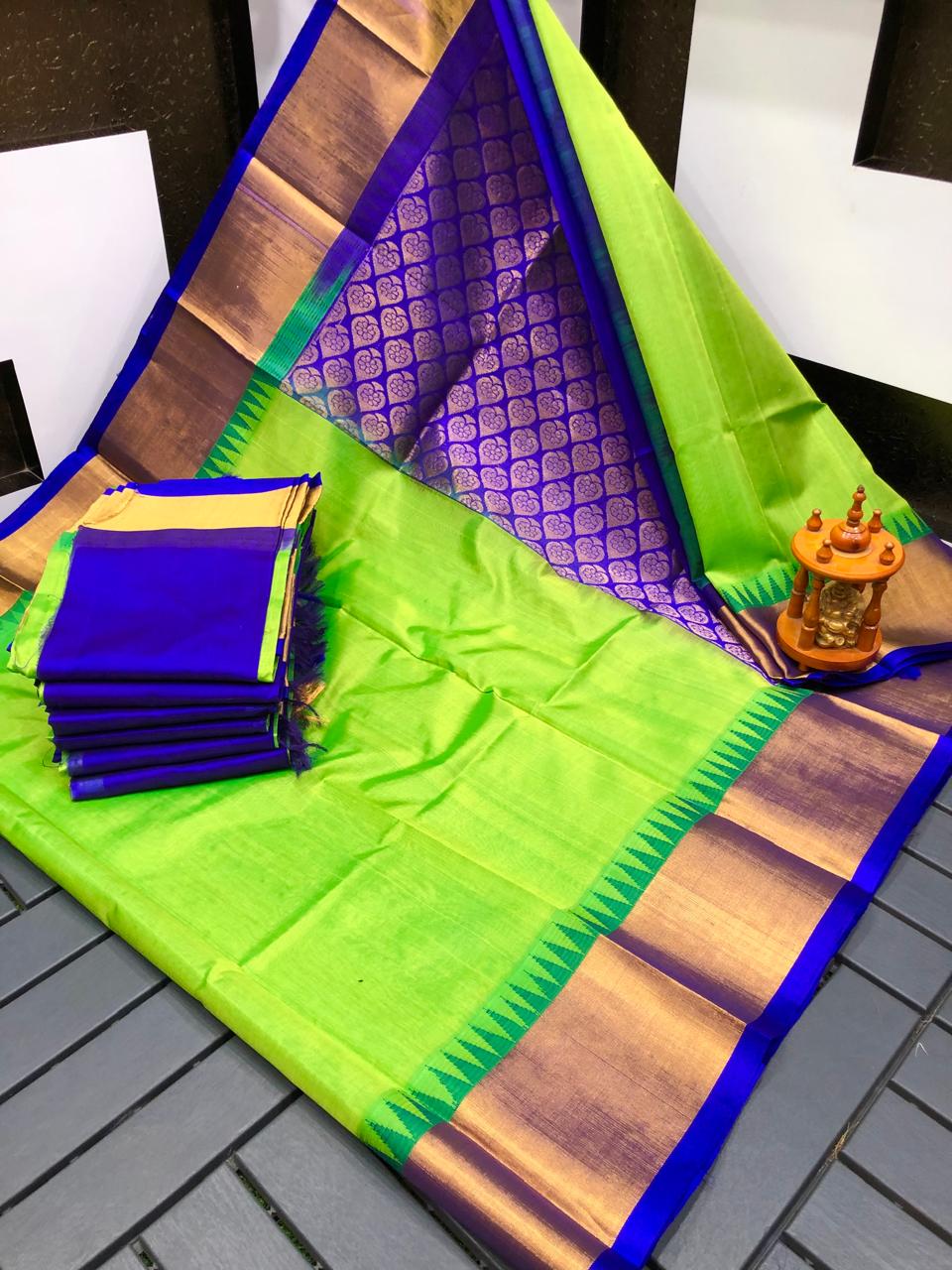 KUPPADAM PATTU PARROT GREEN