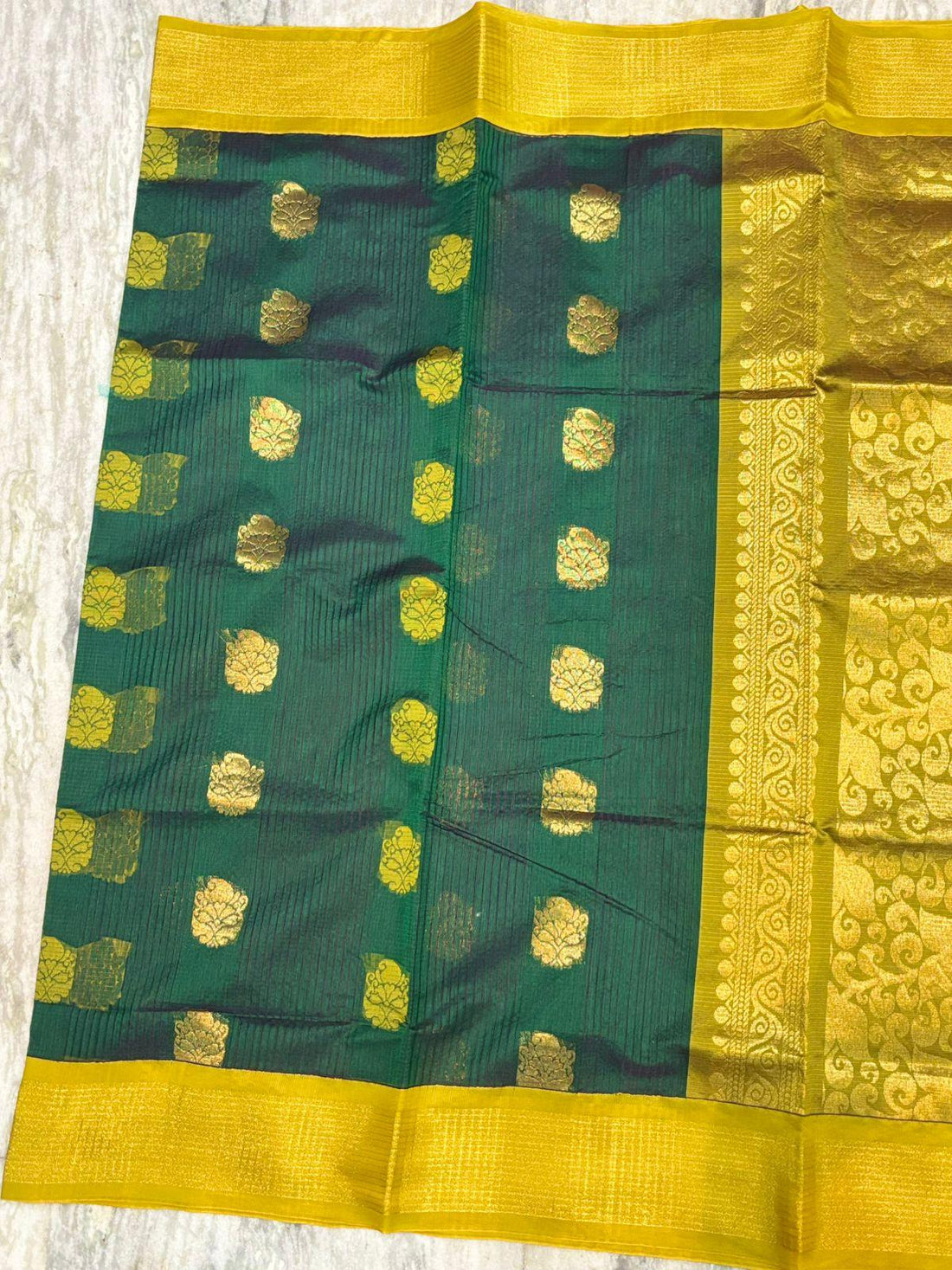 Pure Kuppadam Silk Cotton Saree with Traditional Zari Border &amp; Rich Pallu – Handwoven Green &amp; Gold - pochampallysarees.com