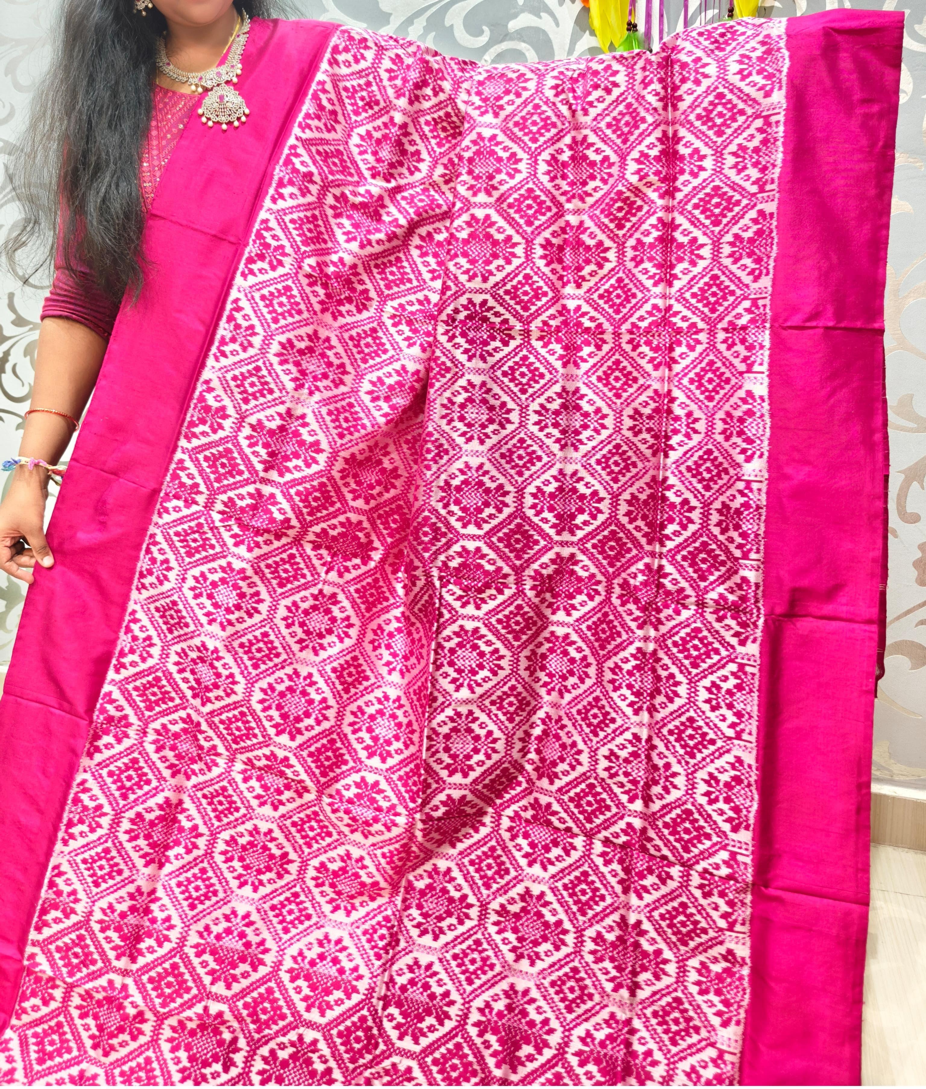 POCHAMPALLY IKAT SILK BODY PINK