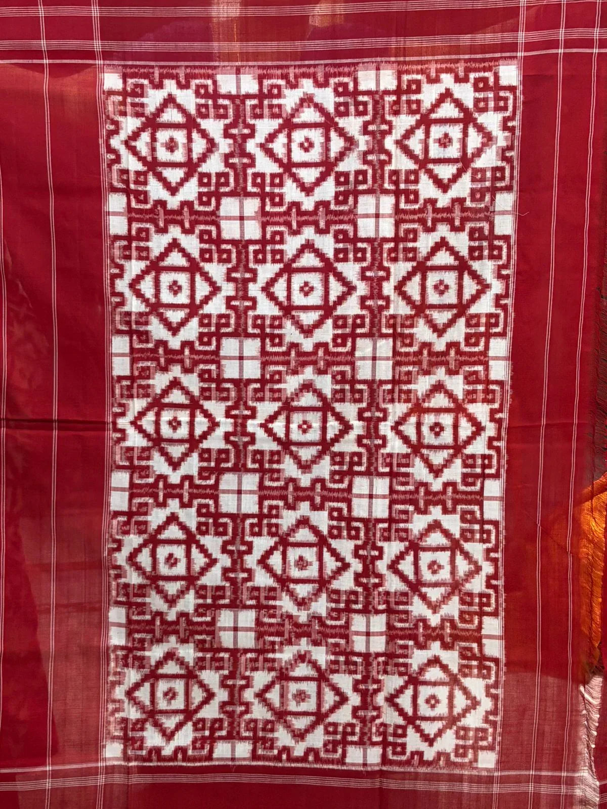 POCHAMPALLY DOUBLE IKKAT COTTON WHITE RED SARI - pochampallysarees.com
