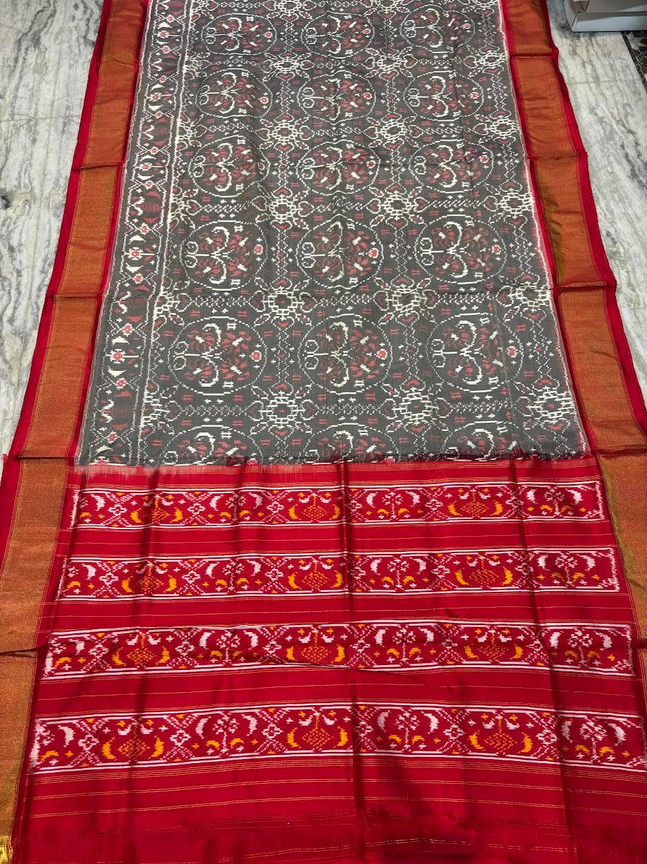 Pure Pochampally Ikkat Patola Silk Saree in Charcoal Grey &amp; Red | Handloom Traditional Wedding Saree with Rich Zari Border &amp; Pallu - pochampallysarees.com