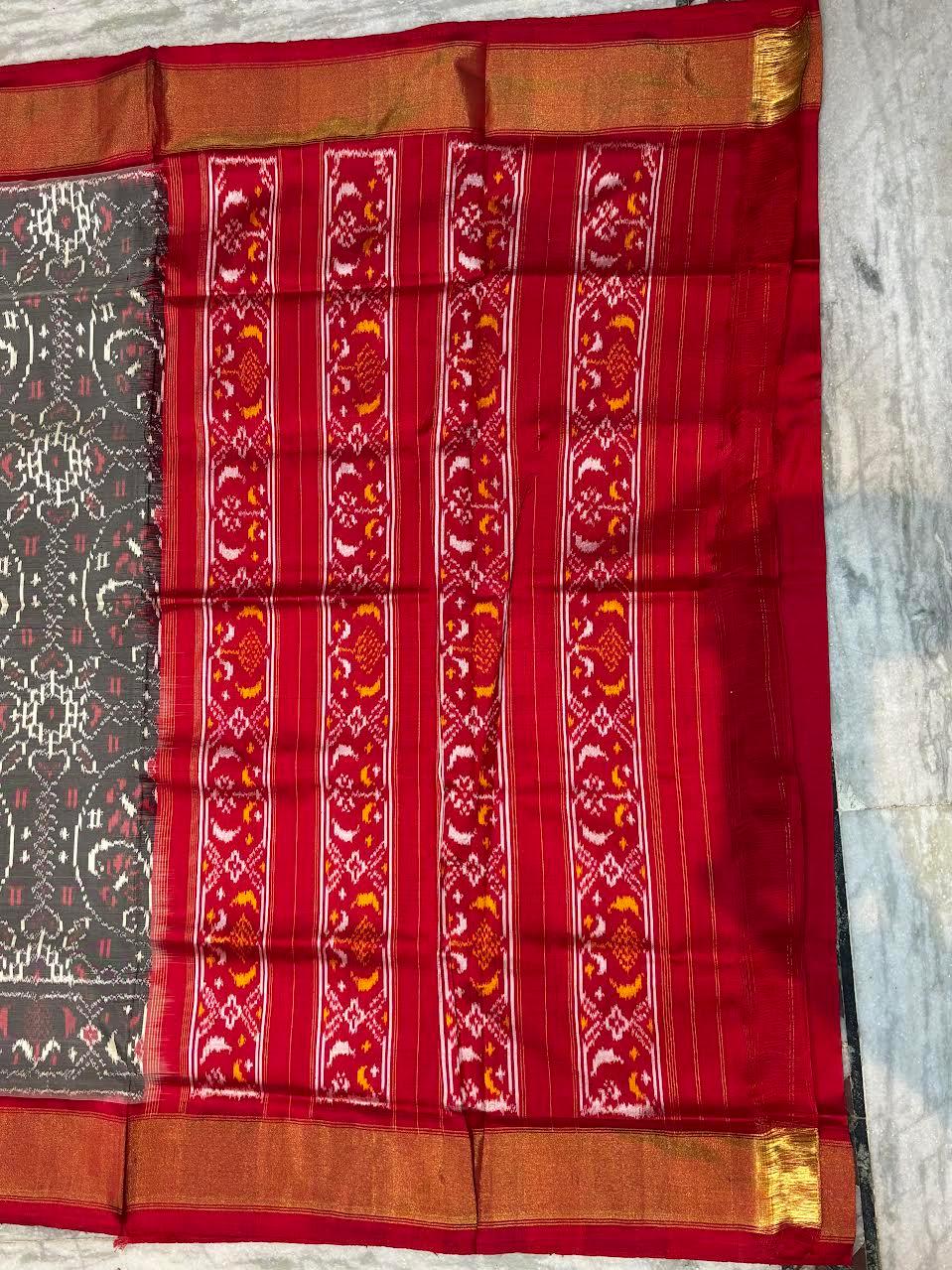 Pure Pochampally Ikkat Patola Silk Saree in Charcoal Grey &amp; Red | Handloom Traditional Wedding Saree with Rich Zari Border &amp; Pallu - pochampallysarees.com