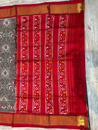 Pure Pochampally Ikkat Patola Silk Saree in Charcoal Grey &amp; Red | Handloom Traditional Wedding Saree with Rich Zari Border &amp; Pallu - pochampallysarees.com